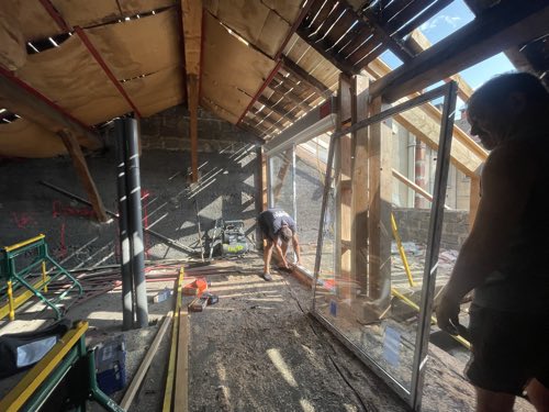 Opération de rénovation immobilière — 127 sous comble