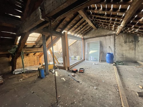 Opération de rénovation immobilière — Sous combles appartement
