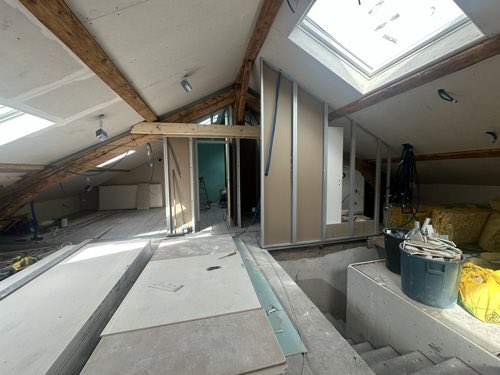 Opération de rénovation immobilière — Sous comble